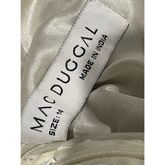 Mac Duggal Geometric Embellished Crystal Drop V-Neck Gown Silver Size 14 NWT - Picture 11 of 12